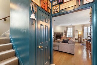 906 W 42nd St, Kansas City, MO 64111