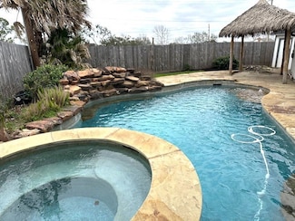 2907 Arrowhead Dr, Sugar Land, TX 77479