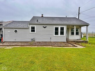 613 Anderson Rd, Anderson, IN 46017