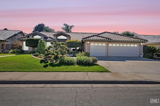 14013 Las Entradas, Bakersfield, CA 93314