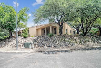 428 Summit Cir, Fredericksburg, TX 78624