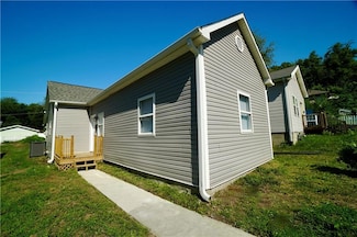 2814 S 21st St, Saint Joseph, MO 64503