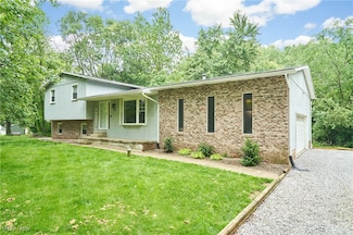 53 Joel Dr, Mogadore, OH 44260
