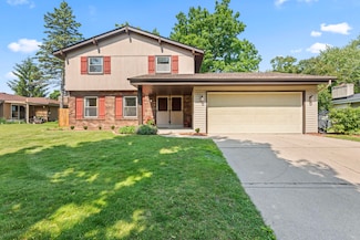 1736 Cottonwood Dr, Waukesha, WI 53189