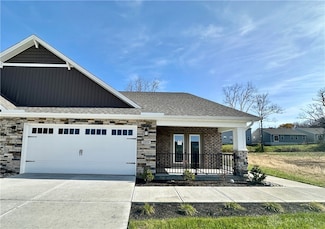 5019 Waterford Ln, Middletown, OH 45044