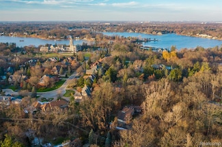 4170 Echo Rd, Bloomfield Hills, MI 48302
