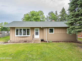915 Washington Ave, Northwood, ND 58267