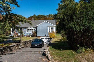 367 Old Fall River Rd, North Dartmouth, MA 02747