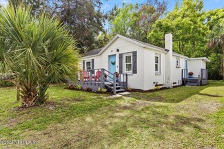 50 Simmons Rd, Atlantic Beach, FL 32233