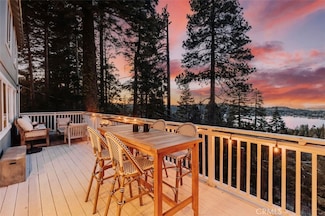 521 Sunderland Ct, Lake Arrowhead, CA 92352