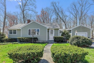 33 Westwood Dr, Whitman, MA 02382