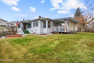700 W Pear Ave, Selah, WA 98942