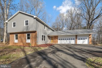 7377 Stuart Cir, Warrenton, VA 20187