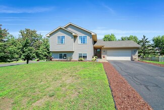 23631 Cardinal Ct, Hampton, MN 55031