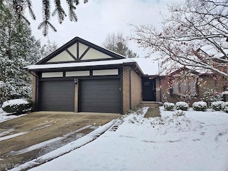 117 Brookview Dr SW, North Canton, OH 44709