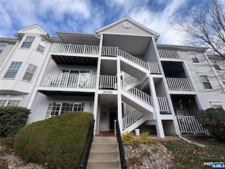 861 Juniper Way, Mahwah, NJ 07430