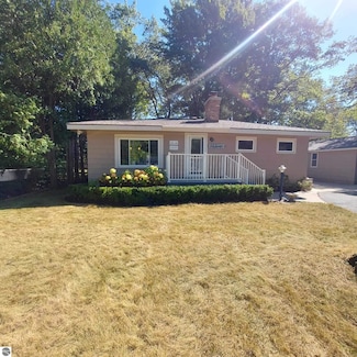 7158 Woodlea Rd, Oscoda, MI 48750