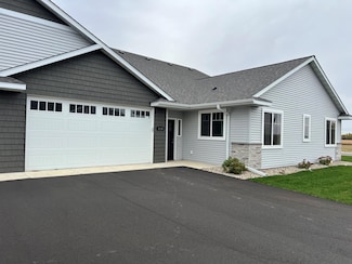 3110 Bassett Dr, Mankato, MN 56001
