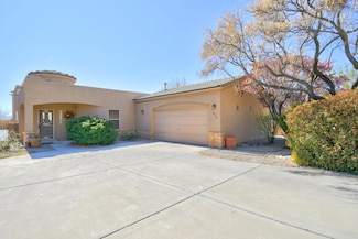 4016 Palacio Real Ave NW, Albuquerque, NM 87120