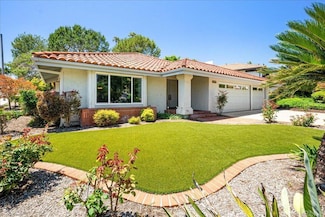 1879 Falconer Ct, Vista, CA 92081
