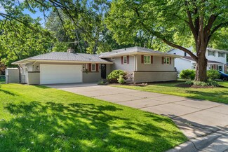 1380 Parkwood Dr, Woodbury, MN 55125