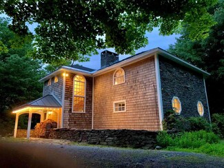 1264 Hanson Rd, Brattleboro, VT 05301
