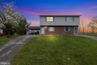 6195 Mountain View Dr, Chambersburg, PA 17202