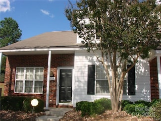 1814 Birch Heights Ct, Charlotte, NC 28213