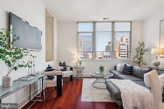 1101 Locust St Unit 9K, Philadelphia, PA 19107