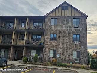 50 Donna Ct Unit 7, Staten Island, NY 10314