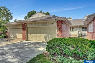 4305 Ridgeview Dr, Lincoln, NE 68516