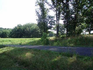 1076 Hidden Valley Rd, Morgantown, KY 42261
