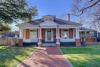 2264 Lipscomb St, Fort Worth, TX 76110
