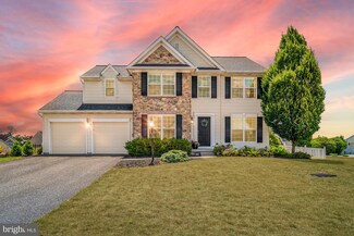 520 Sandstone Ln, York, PA 17404