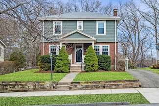 97 Baker Ave, Beverly, MA 01915