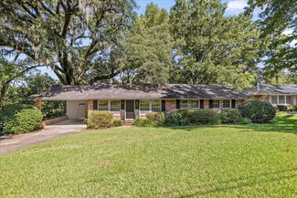 2114 Deerfield Dr, Tallahassee, FL 32308