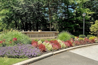 23 Meadowood Dr, Jericho, NY 11753