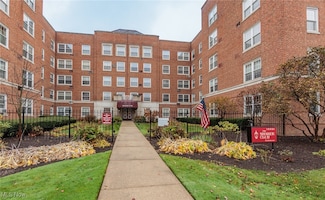 19201 Van Aken Blvd Unit 513, Shaker Heights, OH 44122
