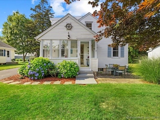 5 Hammock Pkwy, Clinton, CT 06413