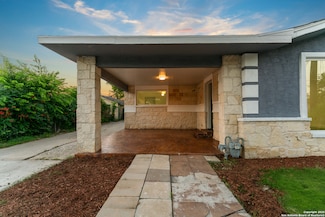 1917 San Carlos St, San Antonio, TX 78207