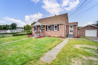 16 Warren St, Chicopee, MA 01013