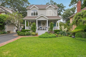 402 N Village Ave, Rockville Centre, NY 11570