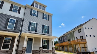 2006 Stanford Ln, Newport News, VA 23608