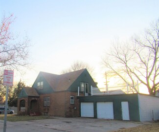 221 E 1st St, McPherson, KS 67460