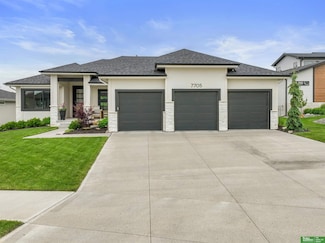 7705 N 167th St, Bennington, NE 68007