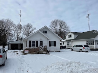 220 Lena St, Nokomis, IL 62075