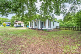 917 Laye St, Belmont, NC 28012