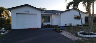 7112 Pine Manor Dr, Lake Worth, FL 33467