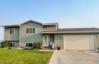 1114 17th Ave SW, Aberdeen, SD 57401