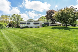 347 Park Dr, Palatine, IL 60067